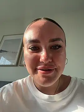 KiraSunshine online show from 16, 3, 2026