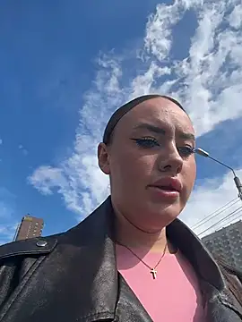 KiraSunshine online show from 10, 5, 2026