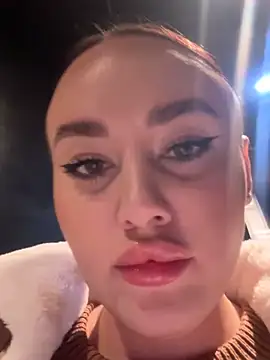 KiraSunshine online show from 21, 10, 2025