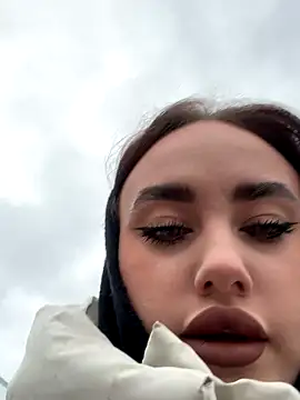 KiraSunshine online show from 10, 11, 2025