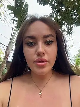 KiraSunshine online show from 25, 2, 2026