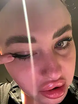 KiraSunshine online show from 14, 11, 2025