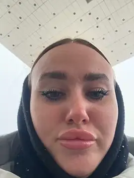 KiraSunshine online show from 5, 11, 2025