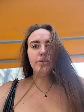 Snapshot of KiraSunshine chatting on 15, 7, 2026 KiraSunshine online show from 15, 7, 2026