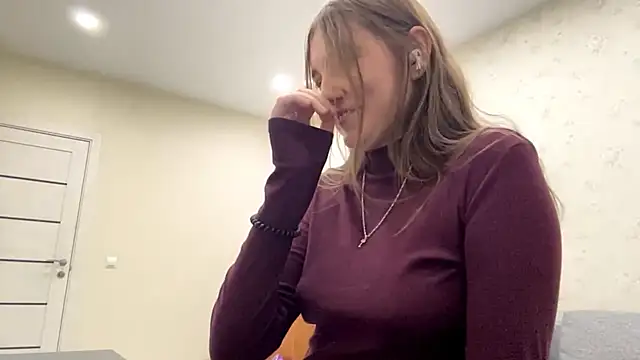 Snapshot of VoncileFling chatting on 25, 10, 2025 VoncileFling online show from 25, 10, 2025