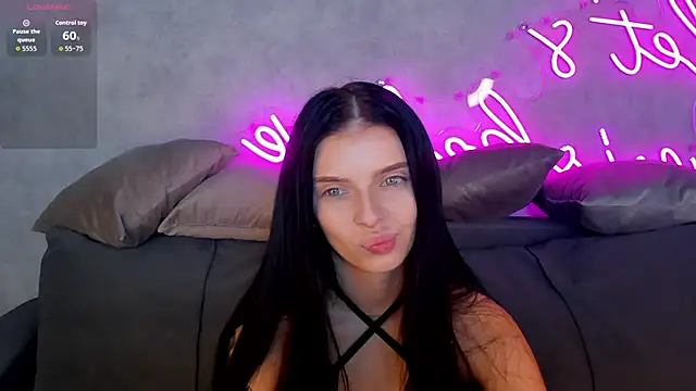 Eva Mayers online show from 4, 11, 2025