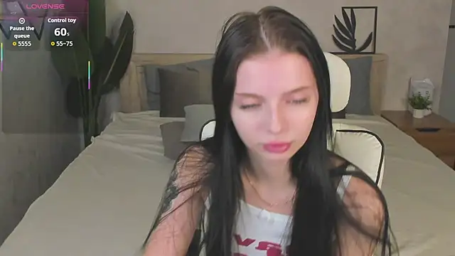 Eva Mayers online show from 28, 11, 2025