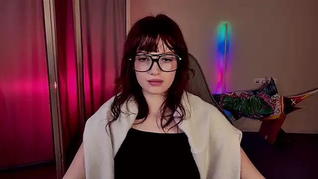 KiraVair online show from 14, 4, 2026