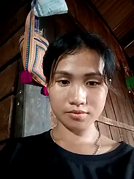 Snapshot of huhu-lele chatting on 18, 10, 2025 huhu-lele online show from 18, 10, 2025