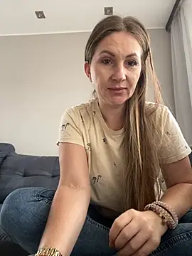 Snapshot of NikoLmyy chatting on 20, 10, 2025 NikoLmyy online show from 20, 10, 2025