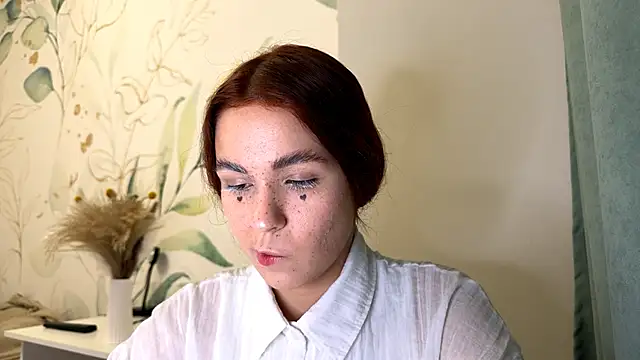 Snapshot of LunaAfrodita chatting on 28, 10, 2025 LunaAfrodita online show from 28, 10, 2025