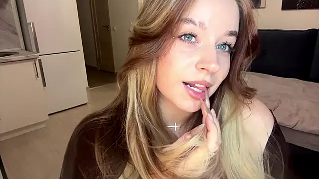 Snapshot of Babymoney_2007 chatting on 11, 11, 2025 Babymoney 2007 online show from 11, 11, 2025