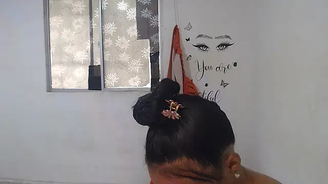 Snapshot of ricaslatinas1 chatting on 4, 7, 2026 ricaslatinas1 online show from 4, 7, 2026
