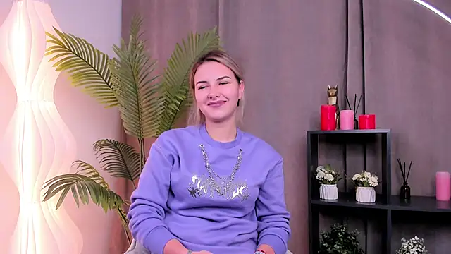 Snapshot of NicolBadena chatting on 18, 10, 2025 NicolBadena online show from 18, 10, 2025