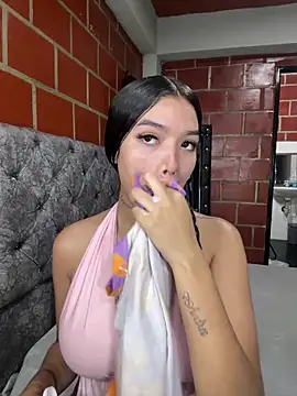 Snapshot of tifanymonroe chatting on 15, 5, 2026 tifanymonroe online show from 15, 5, 2026