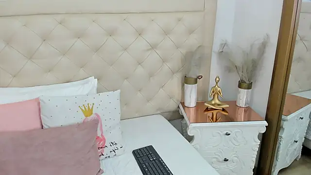 lucia lorenz online show from 27, 11, 2025