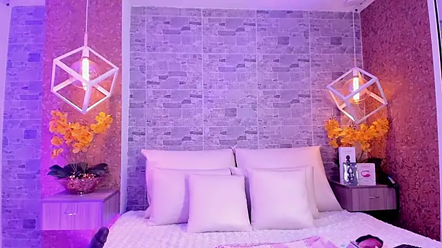 Catalina-Thompson online show from 12, 11, 2025