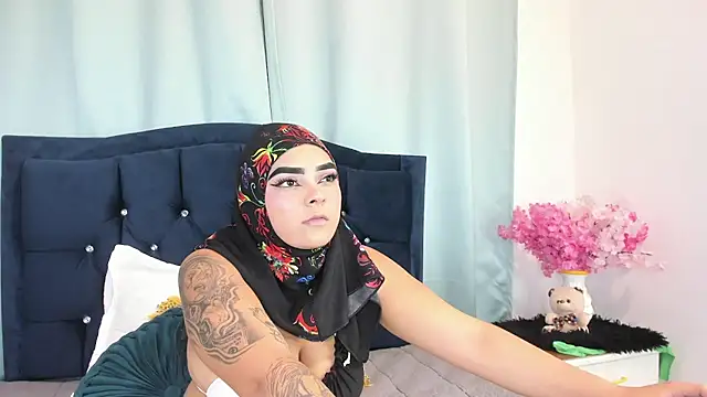 Inaya Khalifa online show from 7, 1, 2026