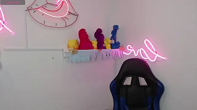 littlee red online show from 6, 11, 2025