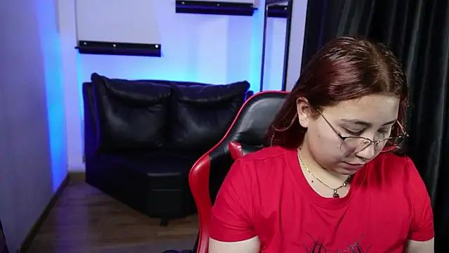 littlee red online show from 22, 3, 2026