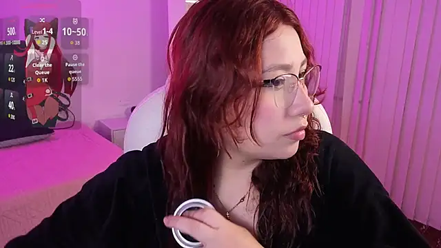 Snapshot of littlee_red chatting on 23, 5, 2026 littlee red online show from 23, 5, 2026