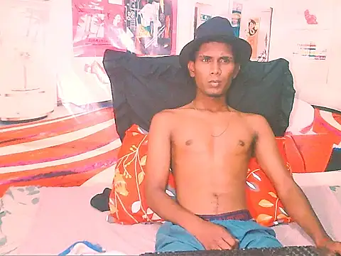 Snapshot of IndianThuggin chatting on 1, 12, 2025 IndianThuggin online show from 1, 12, 2025