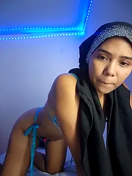 Snapshot of leila-ademuz28 chatting on 23, 10, 2025 leila-ademuz28 online show from 23, 10, 2025