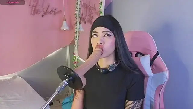 Snapshot of lulu_wonder chatting on 5, 6, 2026 lulu wonder online show from 5, 6, 2026