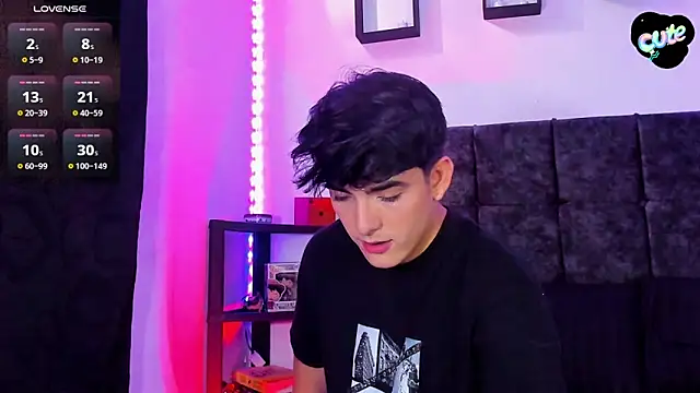 Snapshot of Theo_Noxxx chatting on 16, 11, 2025 Theo Noxxx online show from 16, 11, 2025