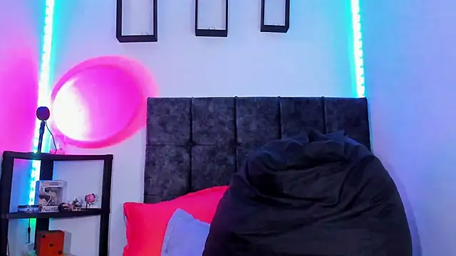 Snapshot of Theo_Noxxx chatting on 6, 11, 2025 Theo Noxxx online show from 6, 11, 2025