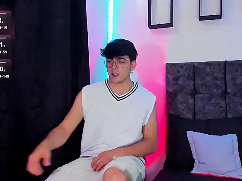 Snapshot of Theo_Noxxx chatting on 23, 11, 2025 Theo Noxxx online show from 23, 11, 2025