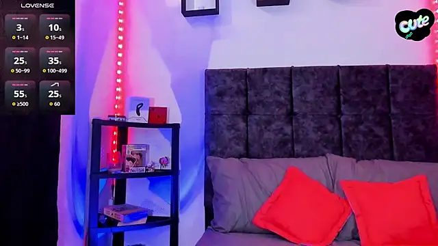 Snapshot of Theo_Noxxx chatting on 14, 11, 2025 Theo Noxxx online show from 14, 11, 2025