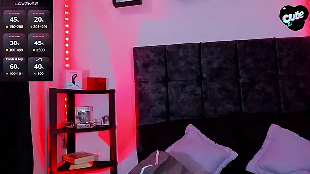 Snapshot of Theo_Noxxx chatting on 18, 11, 2025 Theo Noxxx online show from 18, 11, 2025