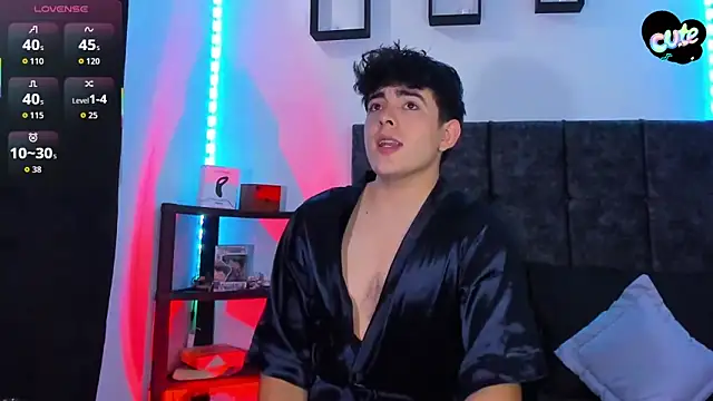 Snapshot of Theo_Noxxx chatting on 25, 11, 2025 Theo Noxxx online show from 25, 11, 2025