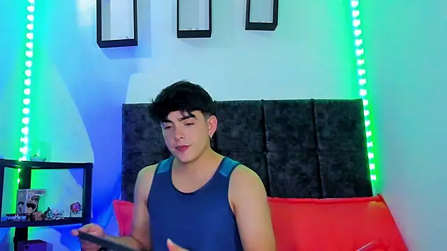 Snapshot of Theo_Noxxx chatting on 8, 11, 2025 Theo Noxxx online show from 8, 11, 2025