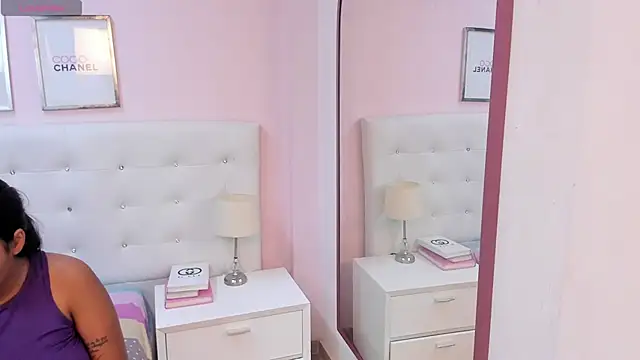 Snapshot of AndreaNavas chatting on 31, 10, 2025 AndreaNavas online show from 31, 10, 2025