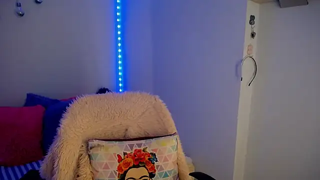 Snapshot of Emma_sweet_hot chatting on 19, 6, 2026 Emma sweet hot online show from 19, 6, 2026