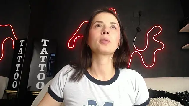 Emma sweet hot online show from 15, 4, 2026