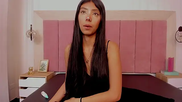 Snapshot of Isabella_Marsh chatting on 29, 10, 2025 Isabella Marsh online show from 29, 10, 2025