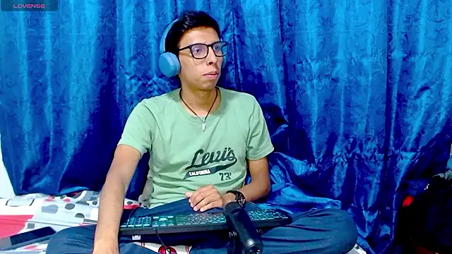 DavTwink3100 online show from 18, 2, 2026