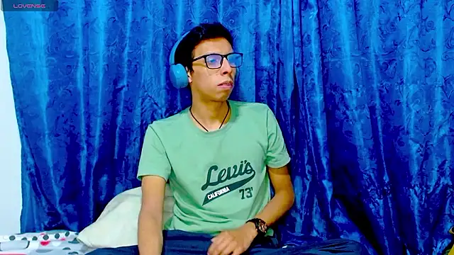 DavTwink3100 online show from 9, 2, 2026