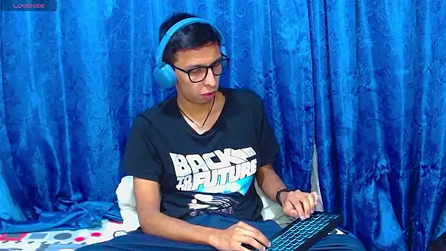 DavTwink3100 online show from 2, 3, 2026