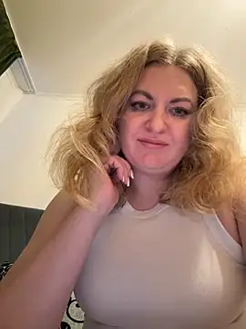 Amelia-Diamond online show from 17, 11, 2025