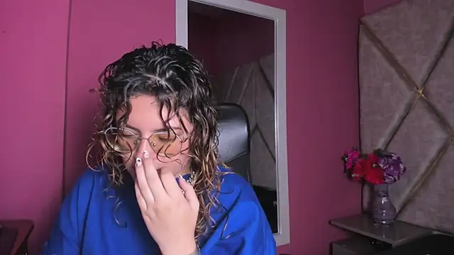 EmiliRouse  online show from 19, 11, 2025