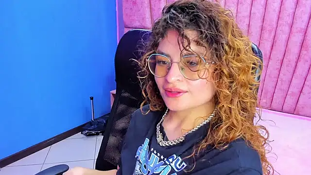 EmiliRouse  online show from 9, 11, 2025