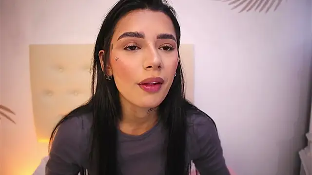 Scarlett Keller online show from 10, 11, 2025