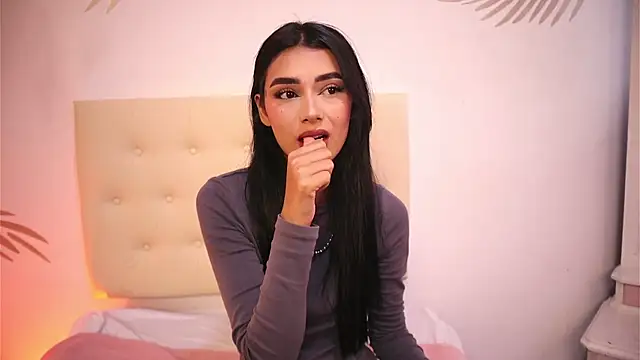 Scarlett Keller online show from 3, 11, 2025