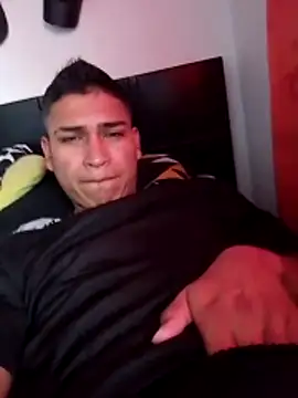 Snapshot of Emiliano_Reyes chatting on 19, 11, 2025 Emiliano Reyes online show from 19, 11, 2025