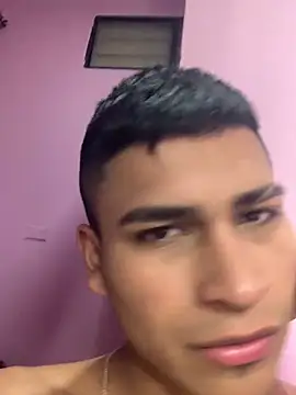 Emiliano Reyes online show from 9, 5, 2026