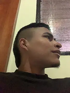 Snapshot of Emiliano_Reyes chatting on 21, 7, 2026 Emiliano Reyes online show from 21, 7, 2026